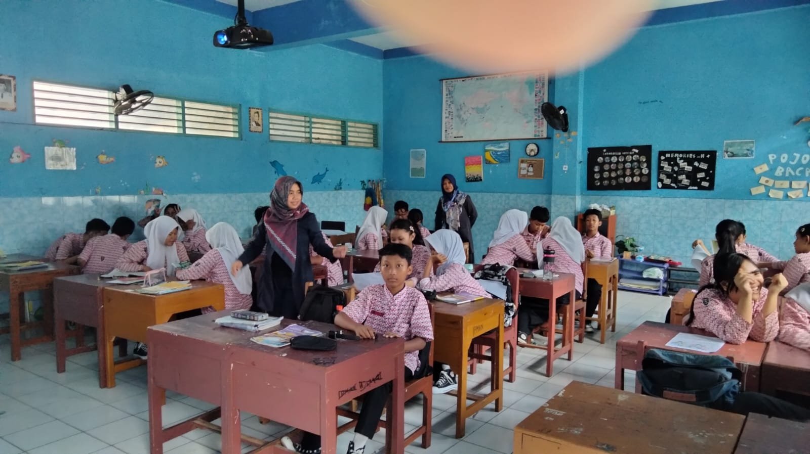 Refleksi Praktik Pembelajaran; Menumbuhkan Karakter (Character) di Kelas 9E SMPN 3 Colomadu