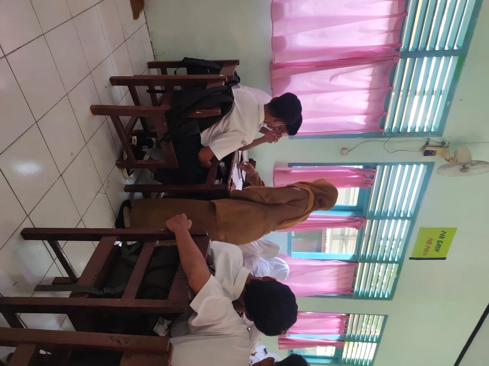Refleksi Praktik Pembelajaran: Menumbuhkan Karakter (Character) di Kelas 9E SMPN 3 Colomadu