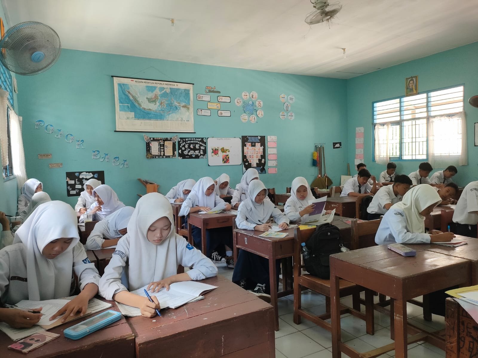 Foto 2 — Refleksi Praktik Pembelajaran: Menumbuhkan Karakter (Character) di Kelas 9E SMPN 3 Colomadu