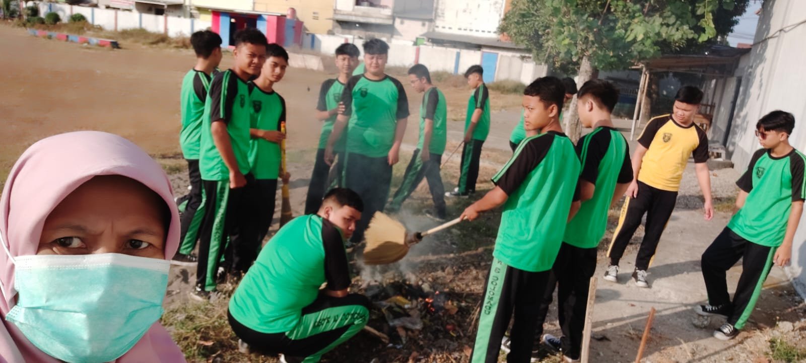 Foto 2 — Menumbuhkan Kompetensi Global dan Karakter Siswa Melalui Kolaborasi Sastra di Kelas 9 SMPN 3 Colomadu