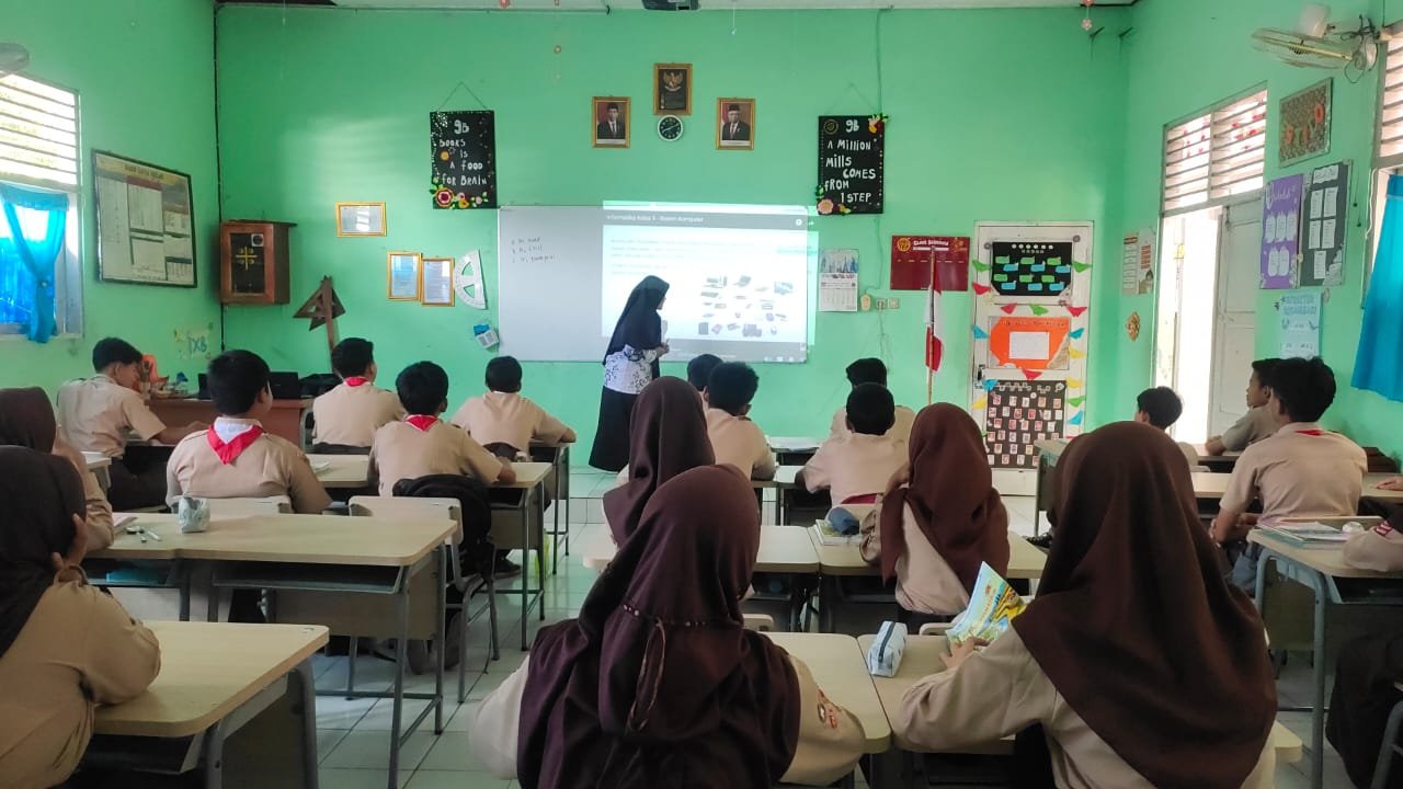 Mengembangkan Kompetensi Global dan Keterampilan Multimoda Siswa di Kelas 8 SMPN 3 Colomadu
