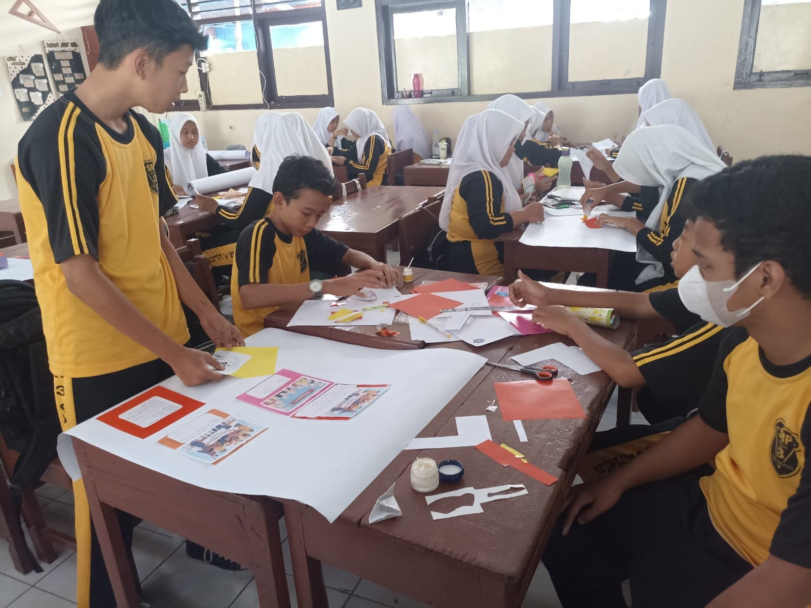 Foto 2 — Mengembangkan Kreativitas dan Karakter Murid Melalui Solusi Ekologi Global di  SMPN 3 Colomadu