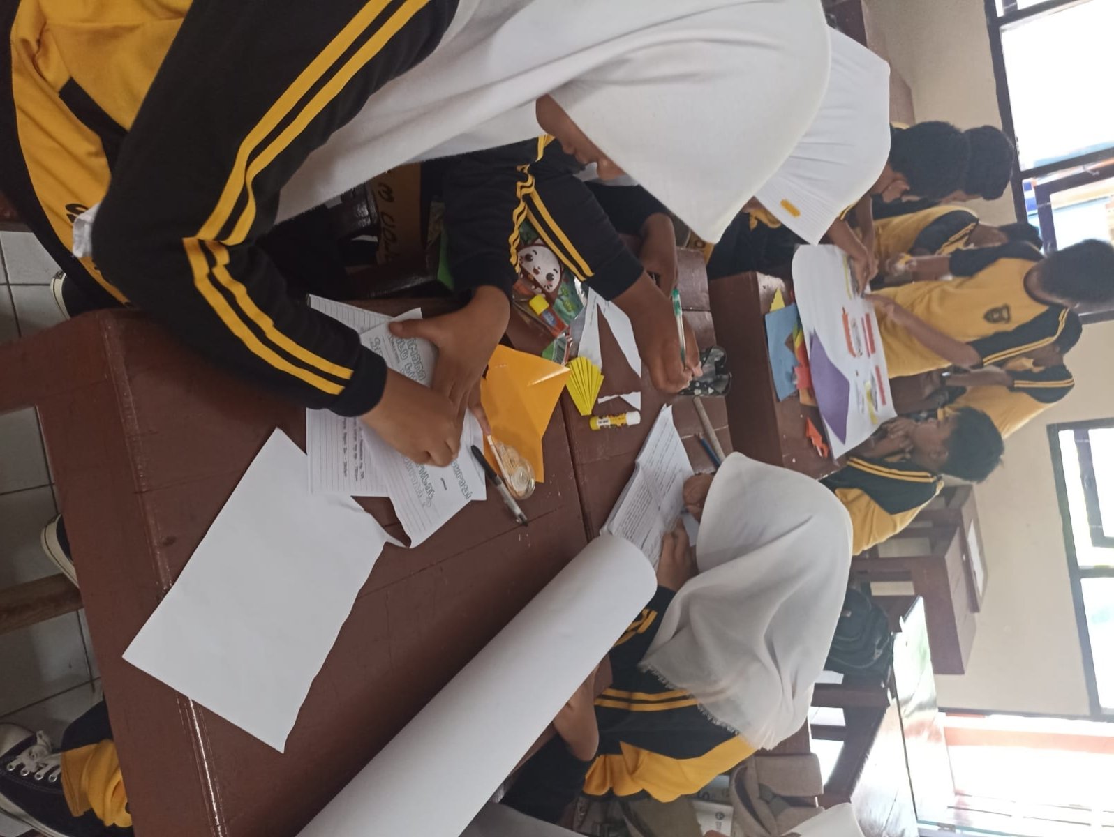 Mengembangkan Kreativitas dan Karakter Murid Melalui Solusi Ekologi Global di Kelas 8 SMPN 3 Colomadu