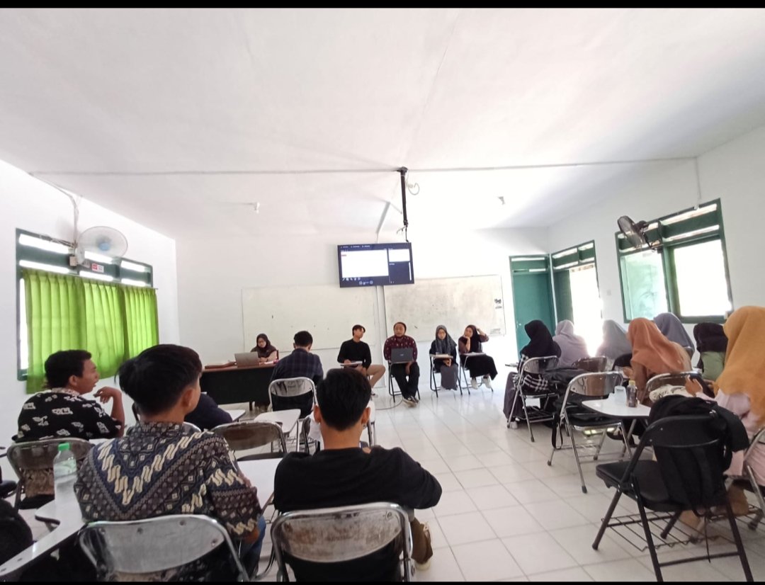 Setiap manusia berkewajiban untuk tunduk dan patuh pada Pancasila agar kehidupan masyarakat Indonesia berjalan aman dan harmoni