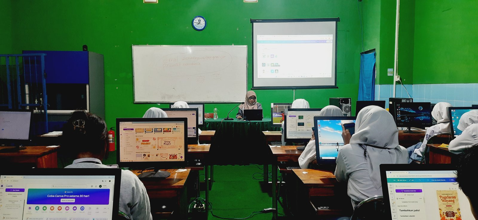 Meningkatkan Kompetensi Komunikasi melalui Pemanfaatan Media dan Teknologi Digital dalam Pembelajaran Deep Learning