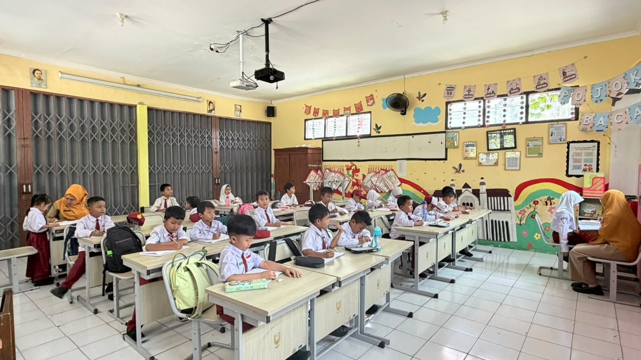 SEMESTA: Semangat Tuntas Aksara sebagai Strategi Sekolah dalam Meningkatkan Kemampuan Literasi dan Kelancaran Membaca Siswa di SDN Purwoyoso 04 Ngaliyan Kota Semarang