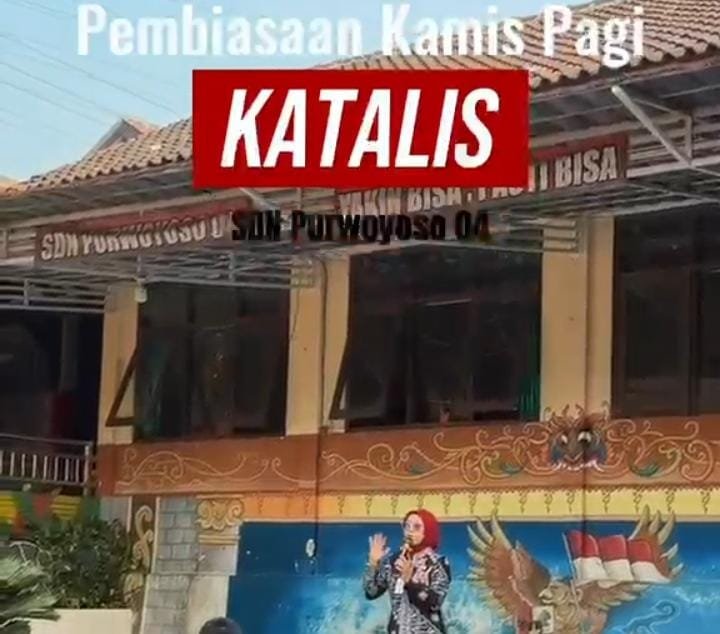 KAMIS PERFORM, DARI PANGGUNG KECIL TUMBUH KEBERANIAN DAN PRESTASI